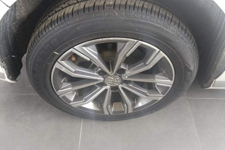 Used BYD Song MAX 2021 Upgraded Model 1.5T Automatic Luxury 6-Seater Right Rear Wheel Hub