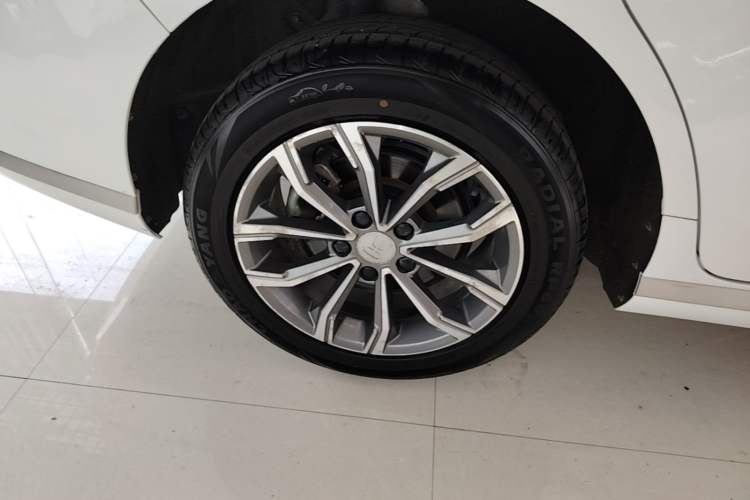 Used BYD Song MAX 2021 Upgraded Model 1.5T Automatic Luxury 7-Seater Right Rear Wheel Hub