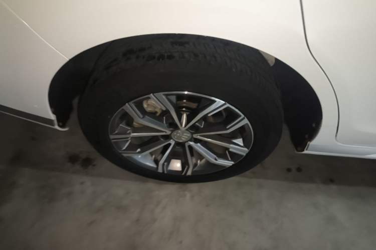 Used BYD Song MAX 2021 Upgraded Model 1.5T Automatic Luxury 6-Seater Right Rear Wheel Hub