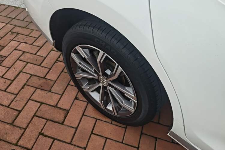 Used BYD Song MAX 2021 Upgraded Model 1.5T Automatic Prestige 7-Seater Right Rear Wheel Hub