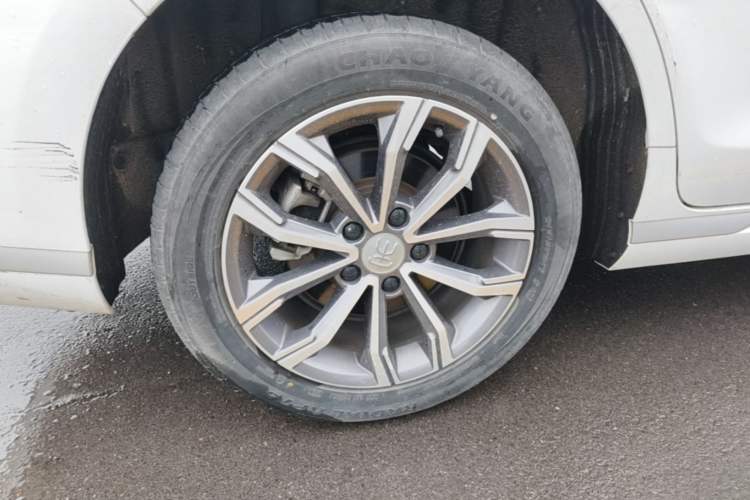 Used BYD Song MAX 2021 Upgraded Model 1.5T Automatic Luxury 7-Seater Right Rear Wheel Hub