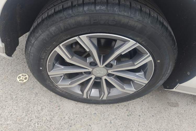 Used BYD Song MAX 2021 Upgraded Model 1.5T Automatic Luxury 6-Seater Right Rear Wheel Hub