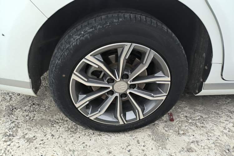 Used BYD Song MAX 2021 Upgraded Model 1.5T Automatic Luxury 7-Seater Right Rear Wheel Hub