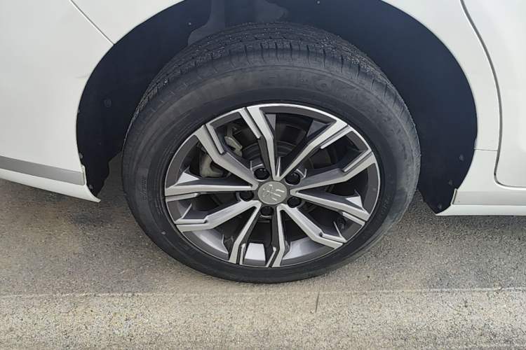 Used BYD Song MAX 2021 Upgraded Model 1.5T Automatic Prestige 7-Seater Right Rear Wheel Hub