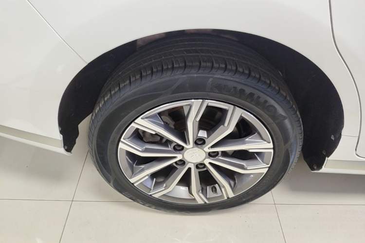 Used BYD Song MAX 2021 Upgraded Model 1.5T Automatic Luxury 6-Seater Right Rear Wheel Hub