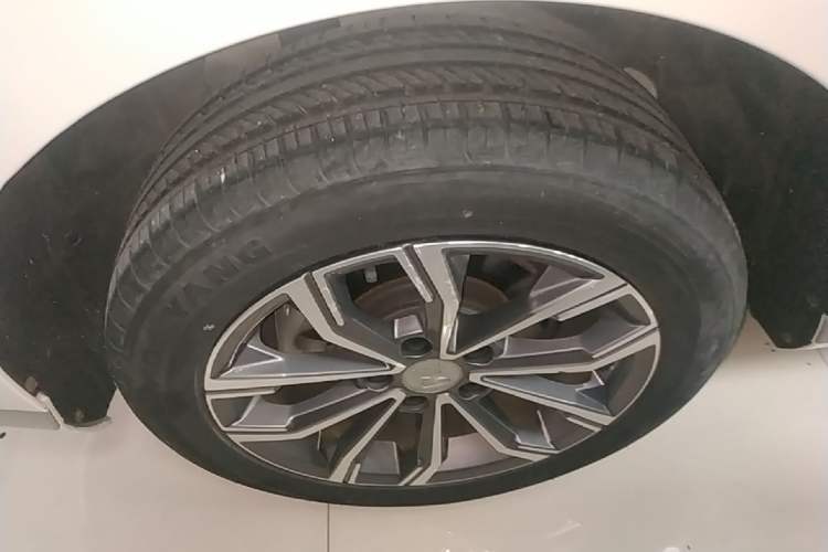 Used BYD Song MAX 2021 Upgraded Model 1.5T Automatic Luxury 7-Seater Right Rear Wheel Hub