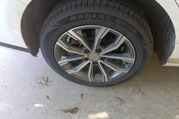 Used BYD Song MAX 2021 Upgraded Model 1.5T Automatic Prestige 6-Seater Right Rear Wheel Hub