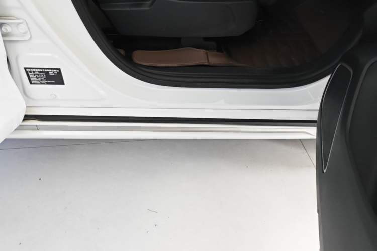 Used BYD Song MAX 2021 Upgraded Model 1.5T Automatic Luxury 6-Seater Right Side Sill