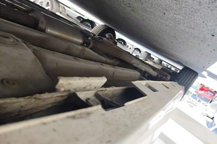 Used BYD Song MAX 2021 Upgraded Model 1.5T Automatic Luxury 7-Seater Right Side Sill