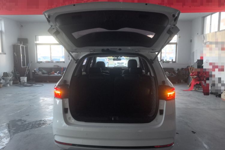 Used BYD Song MAX 2021 Upgraded Model 1.5T Manual Luxury 7-Seater Trunk