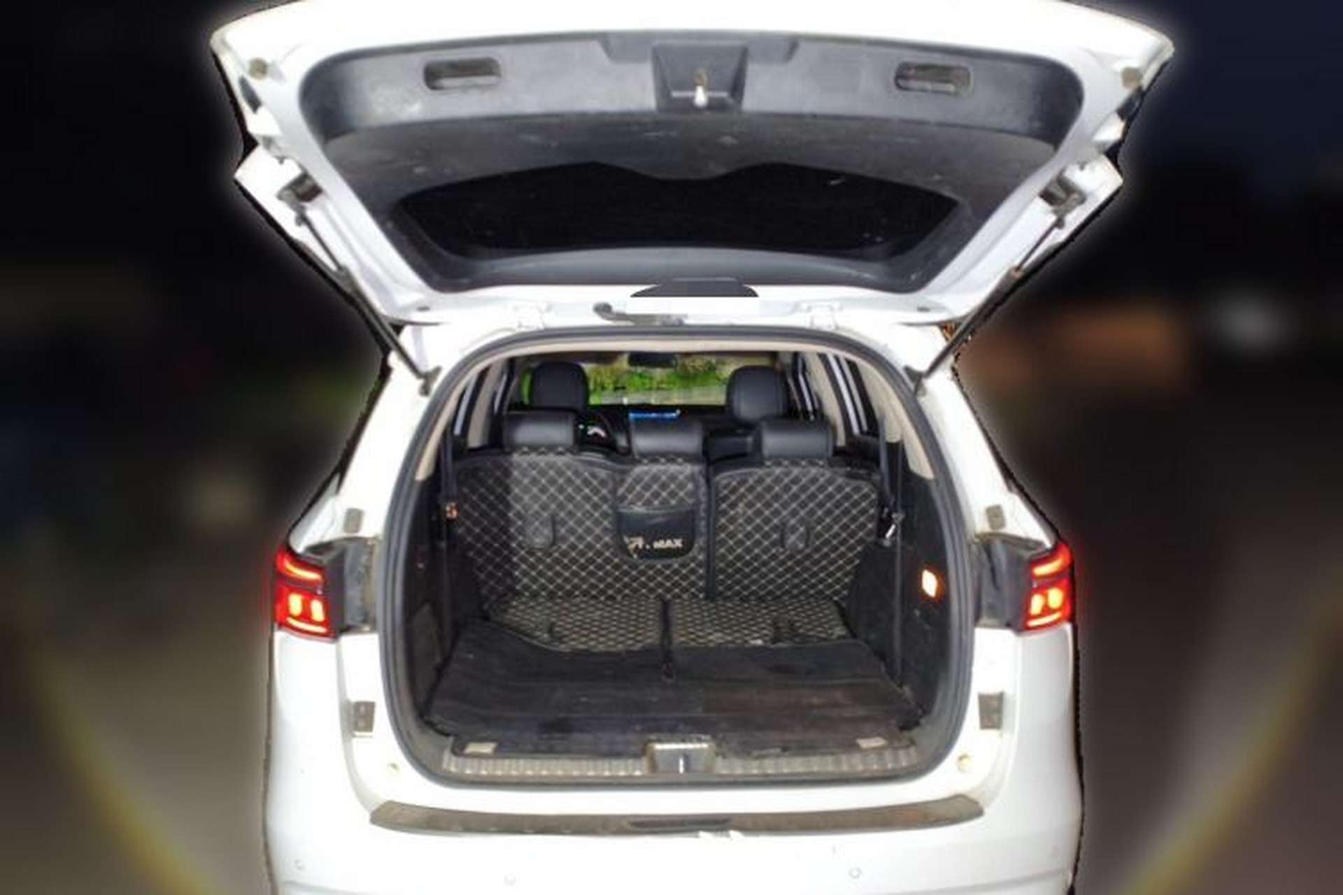 Used BYD Song MAX 2021 Upgraded Model 1.5T Manual Luxury 7-Seater Trunk