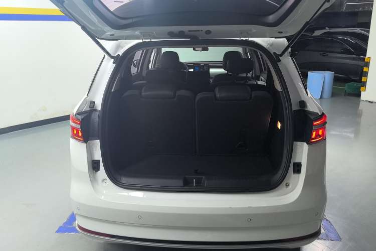 Used BYD Song MAX 2021 Upgraded Model 1.5T Automatic Luxury 7-Seater Trunk