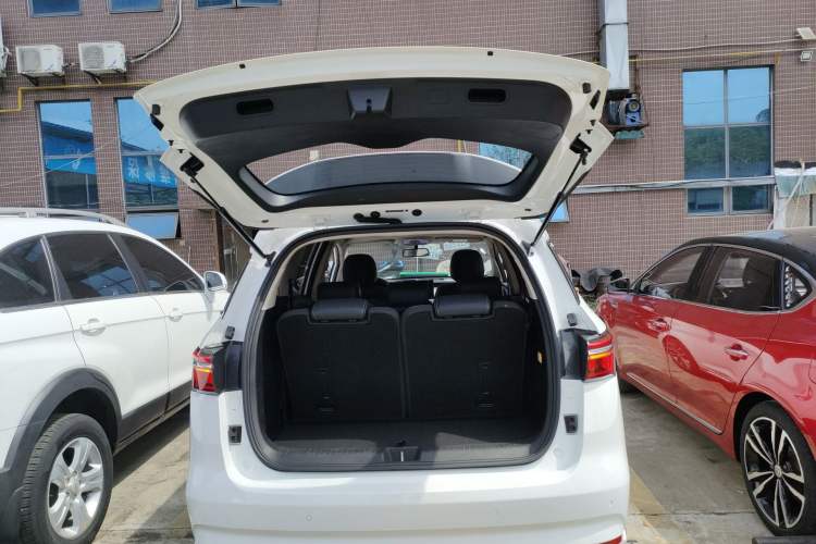 Used BYD Song MAX 2021 Upgraded Model 1.5T Automatic Luxury 7-Seater Trunk