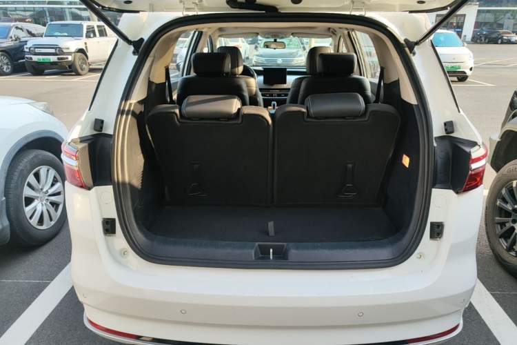 Used BYD Song MAX 2021 Upgraded Model 1.5T Automatic Luxury 6-Seater Trunk