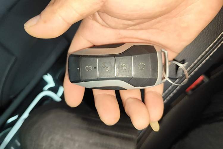Used BYD Song MAX 2021 Upgraded Model 1.5T Automatic Luxury 7-Seater Vehicle Key