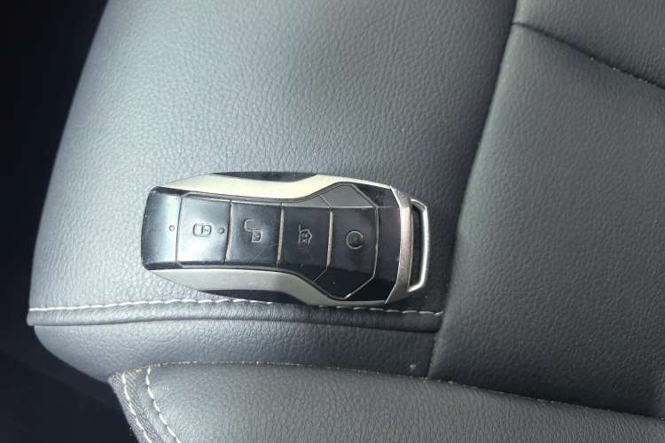 Used BYD Song MAX 2021 Upgraded Model 1.5T Automatic Luxury 7-Seater Vehicle Key