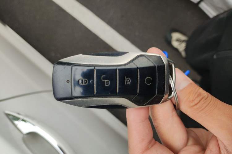 Used BYD Song MAX 2021 Upgraded Model 1.5T Automatic Prestige 7-Seater Vehicle Key