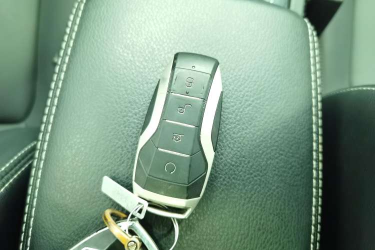 Used BYD Song MAX 2021 Upgraded Model 1.5T Automatic Prestige 6-Seater Vehicle Key