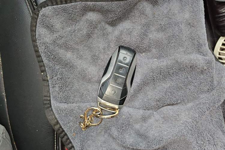 Used BYD Song MAX 2021 Upgraded Model 1.5T Automatic Luxury 7-Seater Vehicle Key