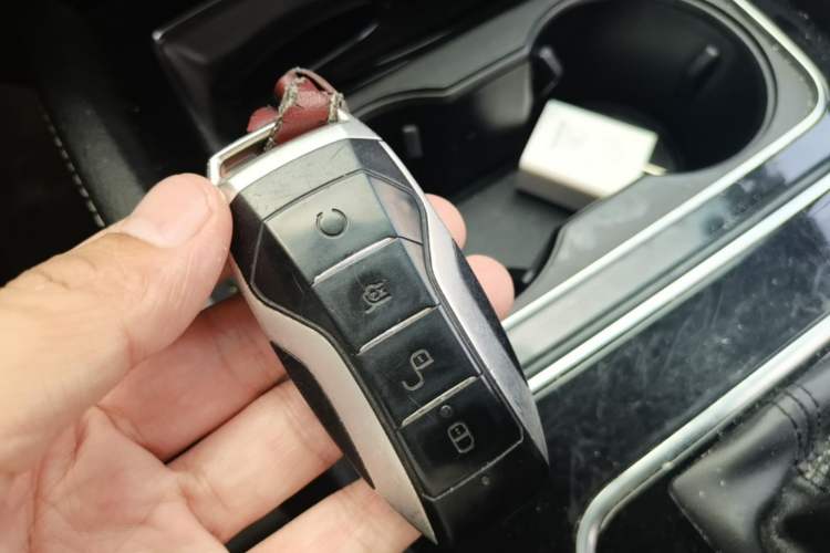 Used BYD Song MAX 2021 Upgraded Model 1.5T Automatic Luxury 7-Seater Vehicle Key