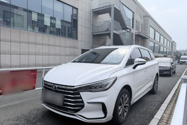 Ojetý BYD Song MAX 2021 Upgraded Model 1.5T Automatic Luxury 7-Seater