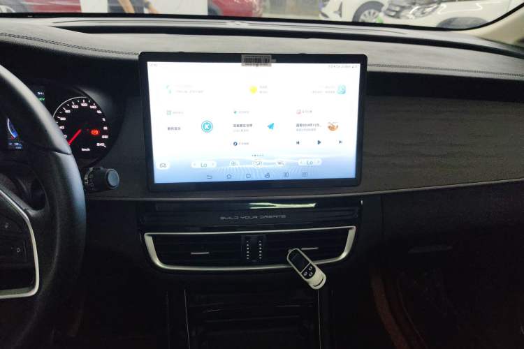 Used BYD Song MAX New Energy 2022 DM-i 105KM Flagship Model Audio And AC Panel