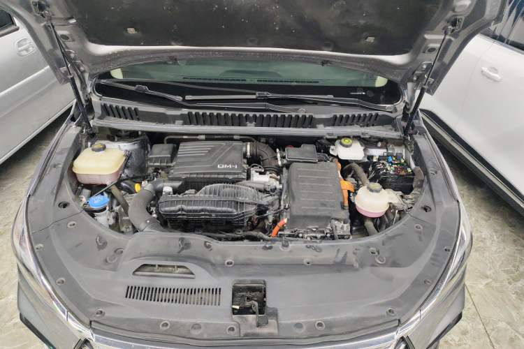 Used BYD Song MAX New Energy 2022 DM-i 105KM Flagship Model Engine Bay
