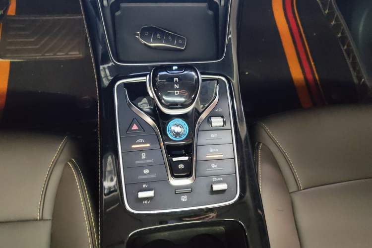 Used BYD Song MAX New Energy 2022 DM-i 105KM Flagship Model Gear Lever