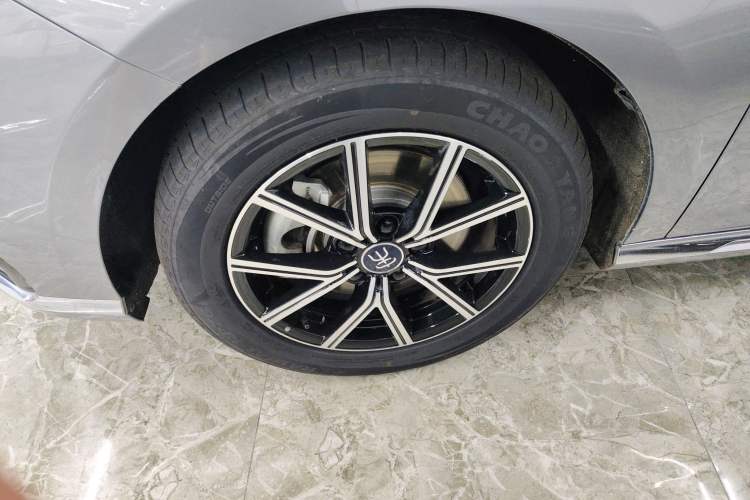 Used BYD Song MAX New Energy 2022 DM-i 105KM Flagship Model Left Front Wheel Hub