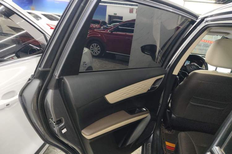 Used BYD Song MAX New Energy 2022 DM-i 105KM Flagship Model Left Rear Door Interior