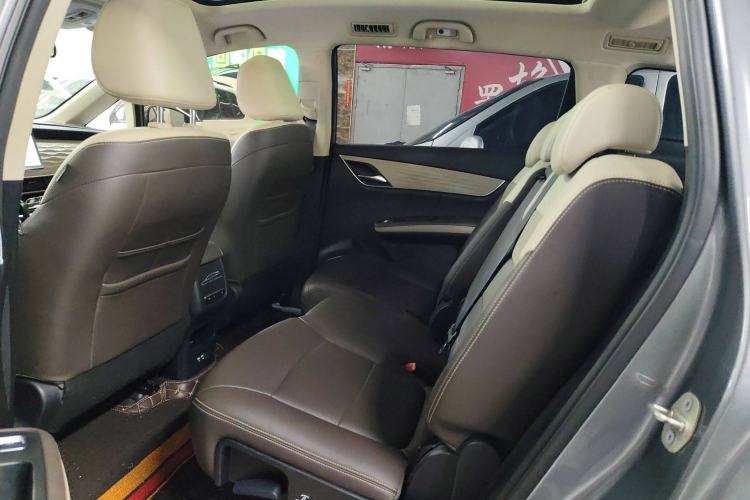 Used BYD Song MAX New Energy 2022 DM-i 105KM Flagship Model Left Rear Seat