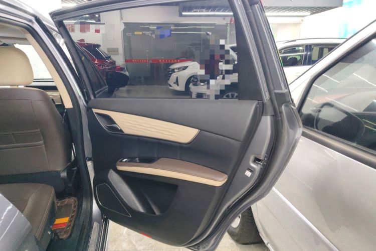 Used BYD Song MAX New Energy 2022 DM-i 105KM Flagship Model Right Rear Door Interior