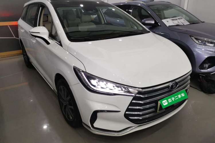 Used BYD Song MAX New Energy 2022 DM-i 105KM Flagship Model Front Right 45 Deg