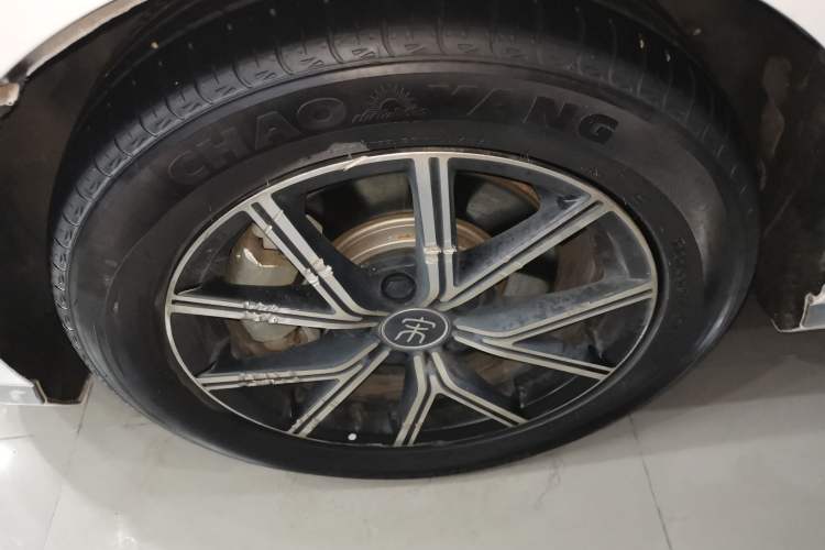 Used BYD Song MAX New Energy 2022 DM-i 105KM Flagship Model Left Front Wheel Hub