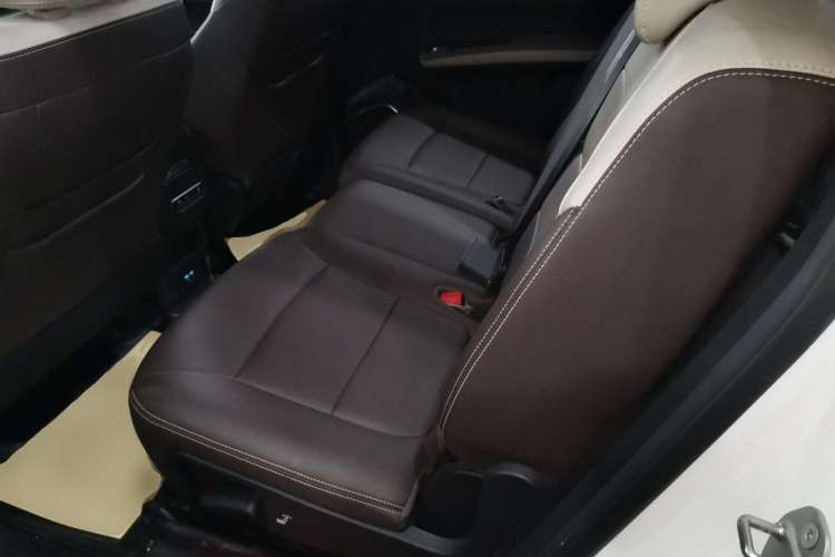 Used BYD Song MAX New Energy 2022 DM-i 105KM Flagship Model Left Rear Seat