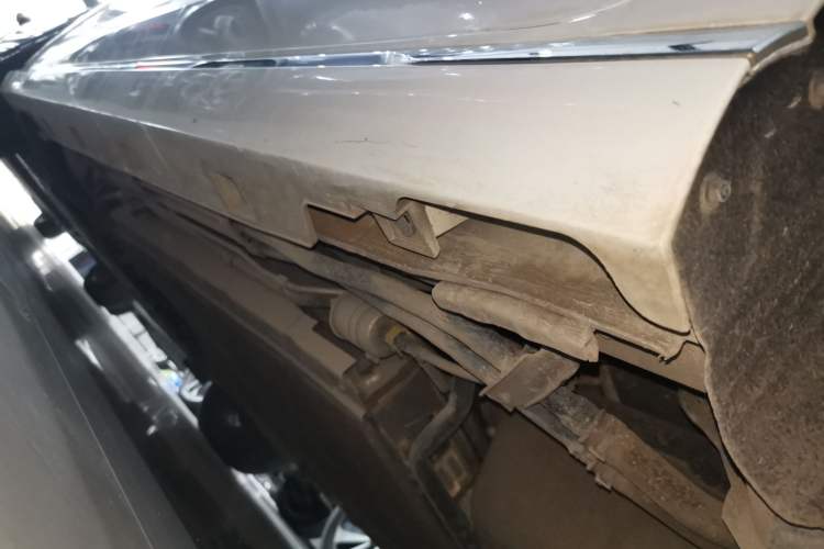 Used BYD Song MAX New Energy 2022 DM-i 105KM Flagship Model Left Side Sill