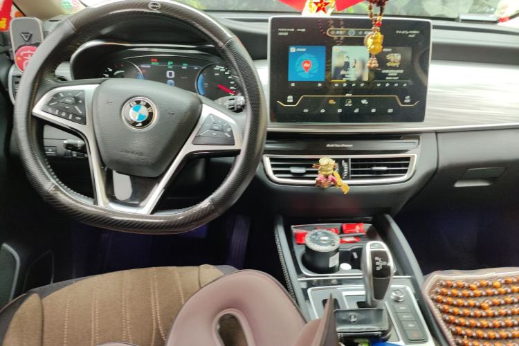 Used BYD Song MAX New Energy 2019 DM 1.5T Smart Connect Enjoyment Model 7 Seats China VI Standard Center Console