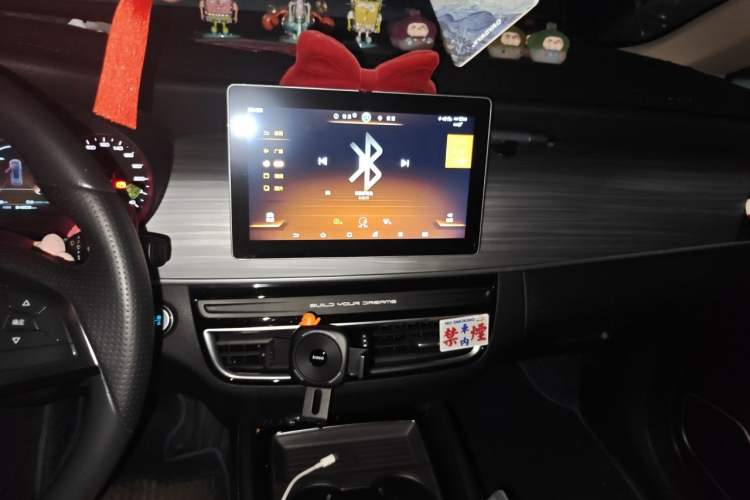 Used BYD Song MAX New Energy 2019 DM 1.5T Smart Connect Advanced 6-Seater China VI Standard Audio And AC Panel