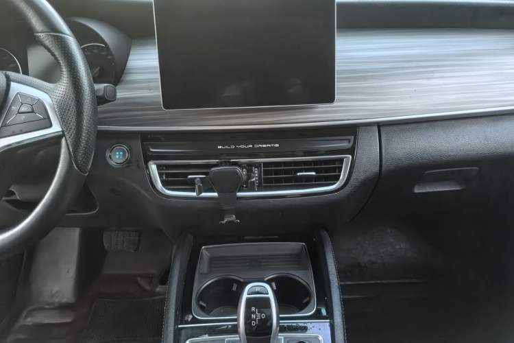 Used BYD Song MAX New Energy 2019 DM 1.5T Smart Connect Advanced 6-Seater China VI Standard Audio And AC Panel