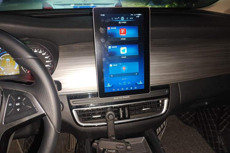 Used BYD Song MAX New Energy 2019 DM 1.5T Smart Connect Advanced 7-Seater China VI Standard Audio And AC Panel