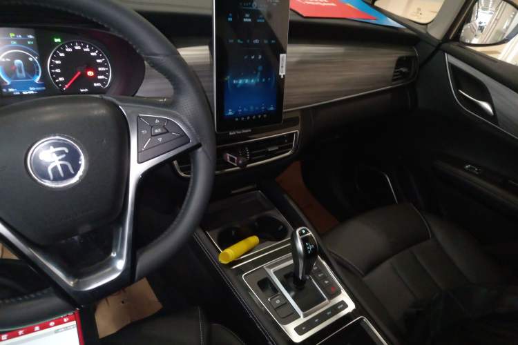 Used BYD Song MAX New Energy 2019 DM 1.5T Smart Connect Advanced 7-Seater China VI Standard Audio And AC Panel