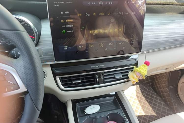 Used BYD Song MAX New Energy 2019 DM 1.5T Smart Connect Zhiyao Model 6 Seats China VI Standard Audio And AC Panel