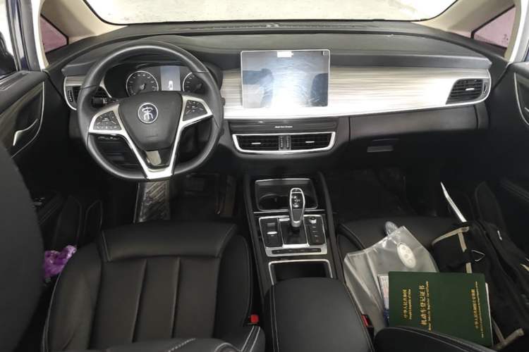 Used BYD Song MAX New Energy 2019 DM 1.5T Smart Connect Advanced 7-Seater China VI Standard Center Console