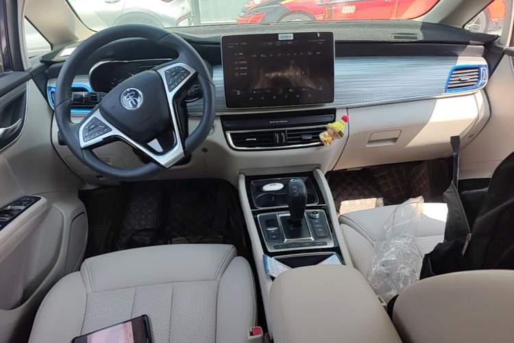 Used BYD Song MAX New Energy 2019 DM 1.5T Smart Connect Zhiyao Model 6 Seats China VI Standard Center Console