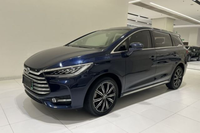 Ojetý BYD Song MAX New Energy 2019 DM 1.5T Smart Connect Advanced 7-Seater China VI Standard