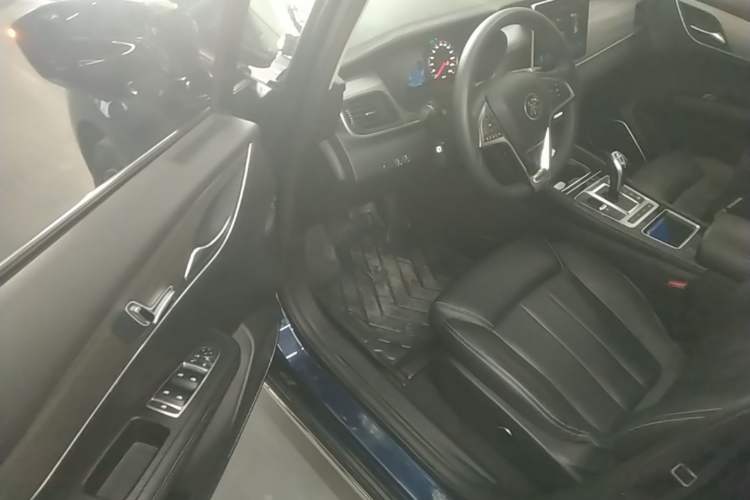 Used BYD Song MAX New Energy 2019 DM 1.5T Smart Connect Advanced 6-Seater China VI Standard Driver Seat