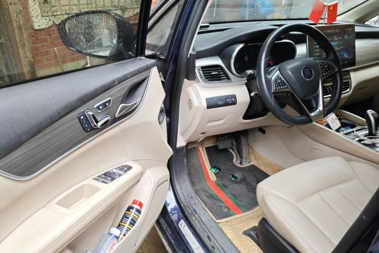 Used BYD Song MAX New Energy 2019 DM 1.5T Smart Connect Zhiyao Model 7 Seats China V Emission Standard Driver Seat