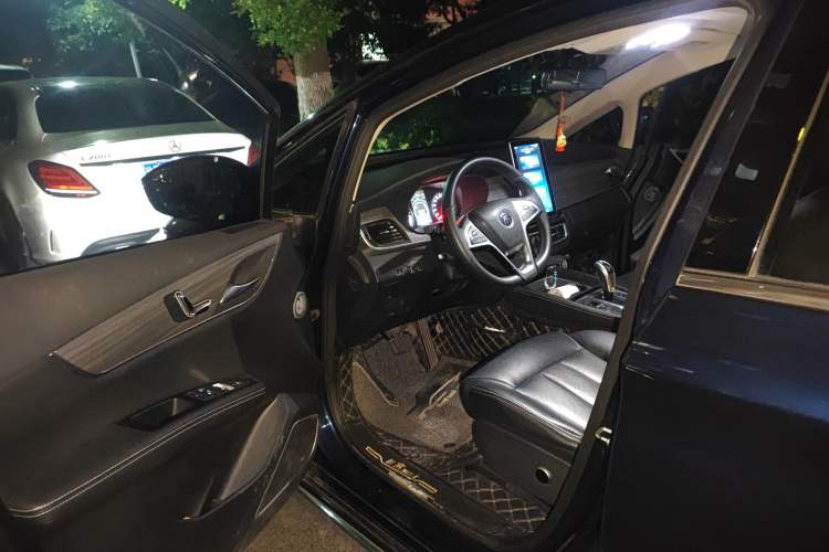 Used BYD Song MAX New Energy 2019 DM 1.5T Smart Connect Advanced 7-Seater China VI Standard Driver Seat