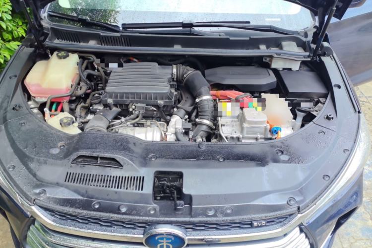 Used BYD Song MAX New Energy 2019 DM 1.5T Smart Connect Enjoyment Model 7 Seats China VI Standard Engine Bay