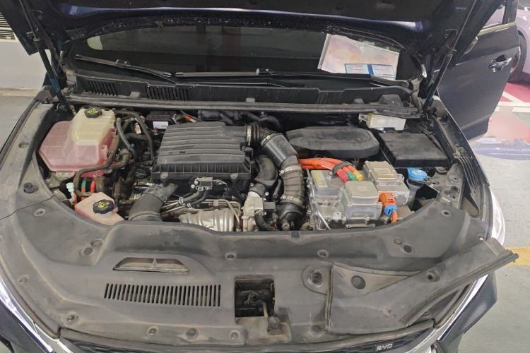 Used BYD Song MAX New Energy 2019 DM 1.5T Smart Connect Advanced 7-Seater China VI Standard Engine Bay